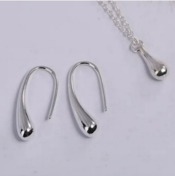925 Sterling Silver Waterdrop Jewelry Set Bracelet Necklace Earrings and Ring - Picture 13 of 16